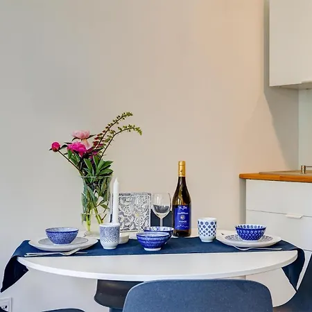 1 Bedroom Cozy In *