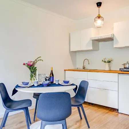 Appartamento 1 Bedroom Cozy In Domyslow