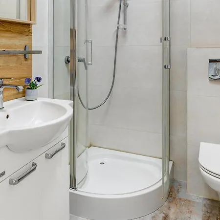 1 Bedroom Cozy In Appartamento Domyslow